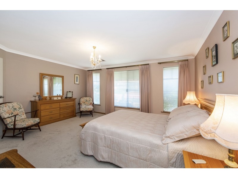 12 Gifford Rise, Meadow Springs WA 6210