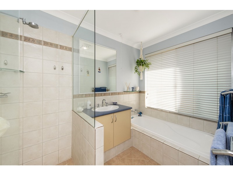 12 Gifford Rise, Meadow Springs WA 6210