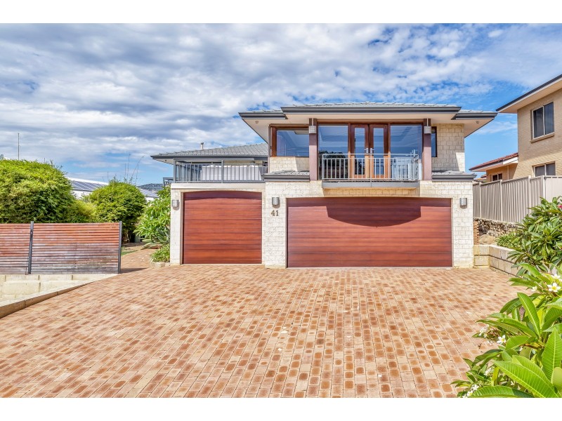 41 Leighton Road, Halls Head WA 6210