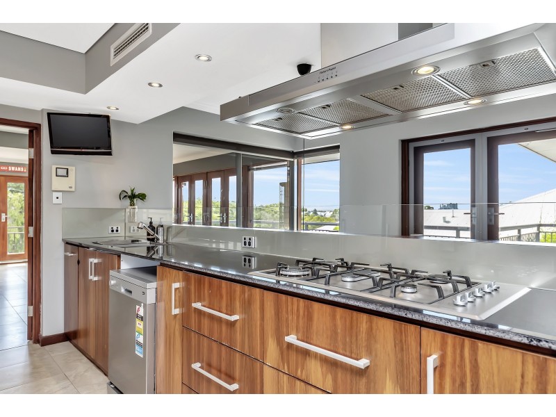 41 Leighton Road, Halls Head WA 6210