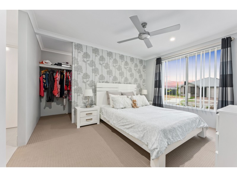 63 Echidna  Street, Banksia Grove WA 6031