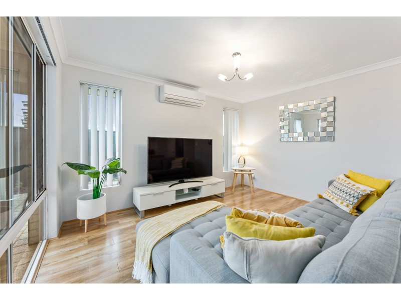 63 Echidna  Street, Banksia Grove WA 6031