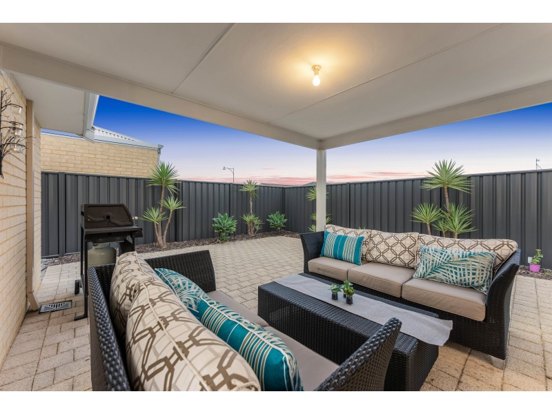 63 Echidna  Street, Banksia Grove WA 6031