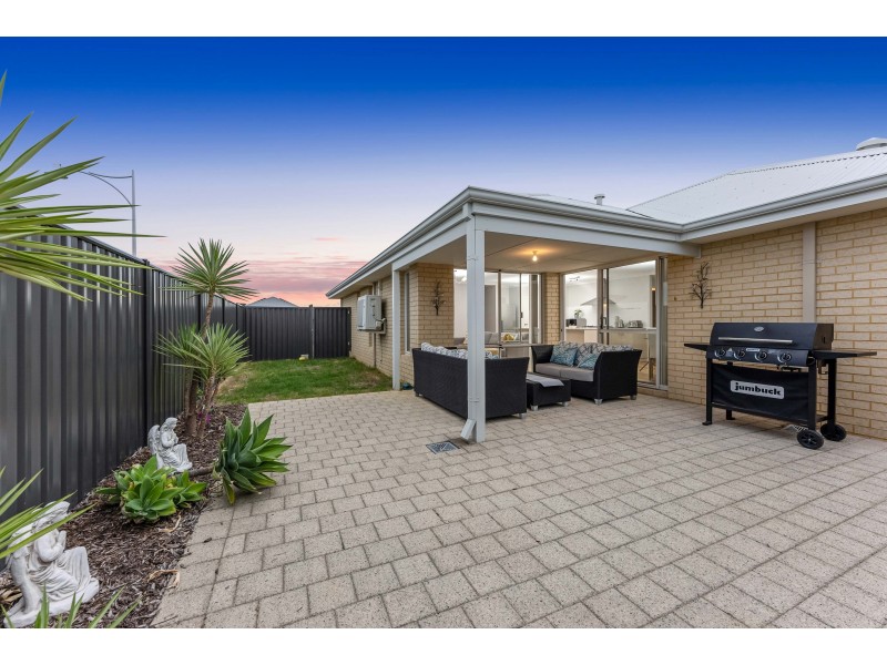 63 Echidna  Street, Banksia Grove WA 6031