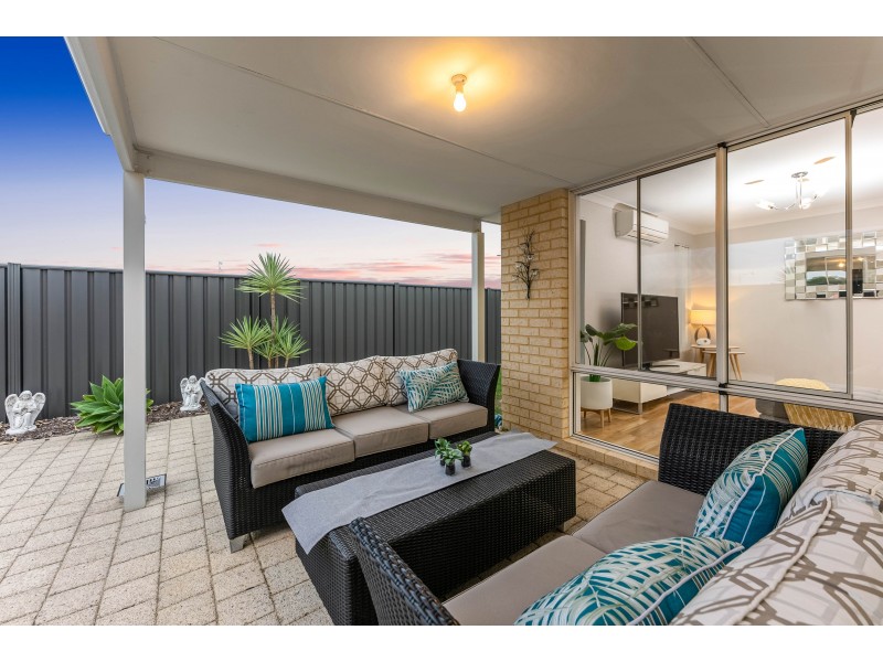 63 Echidna  Street, Banksia Grove WA 6031