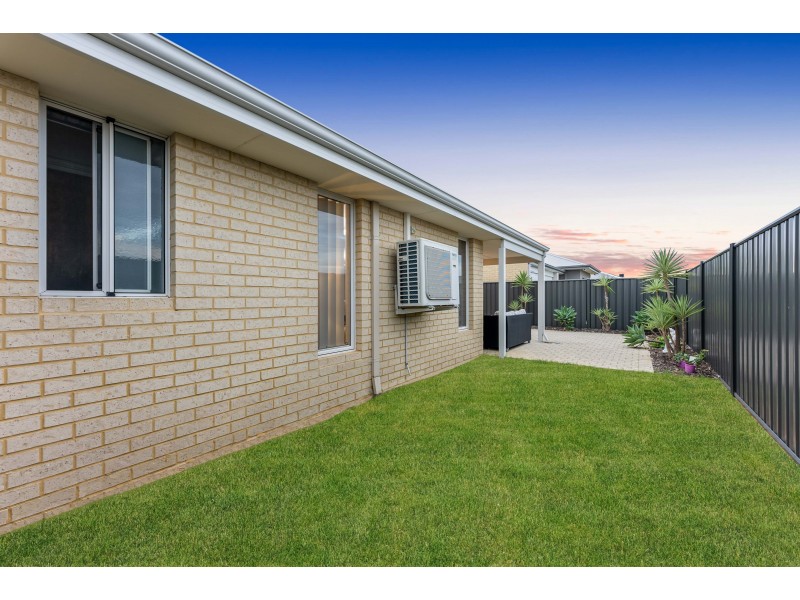 63 Echidna  Street, Banksia Grove WA 6031