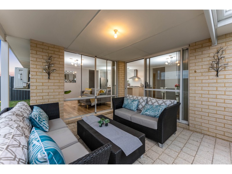 63 Echidna  Street, Banksia Grove WA 6031