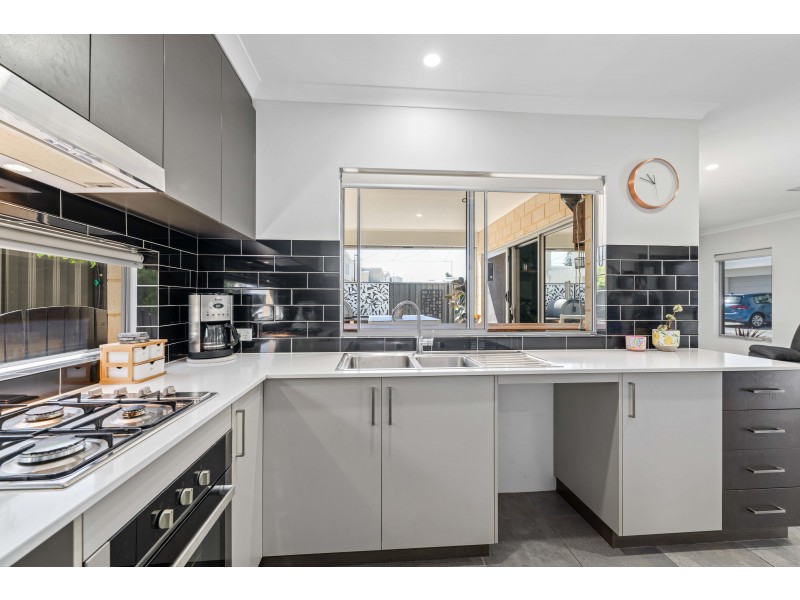 14 Rouen Street, Madeley WA 6065