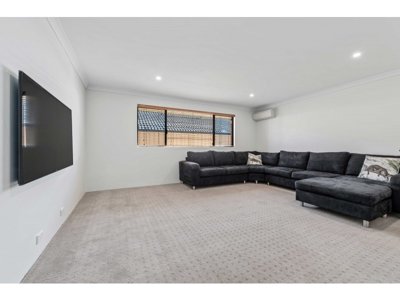 6 Indiana Way, Hocking WA 6065