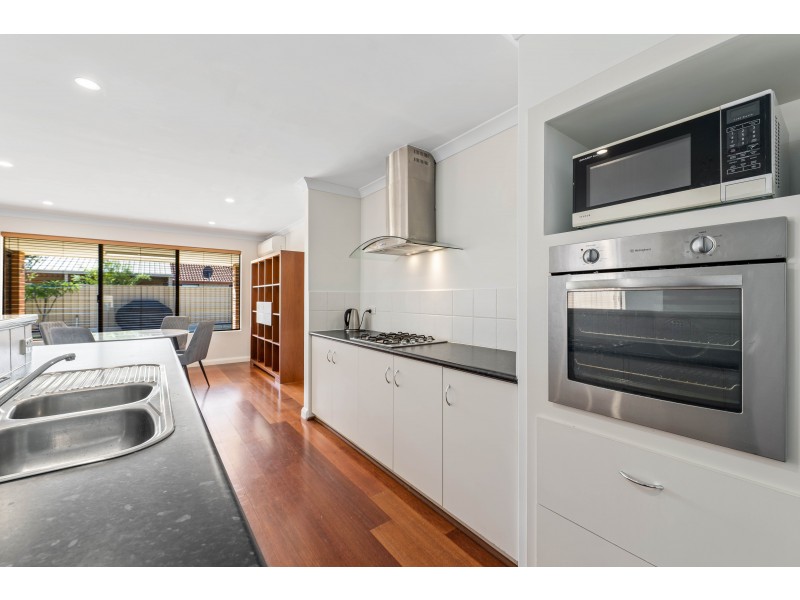 6 Indiana Way, Hocking WA 6065