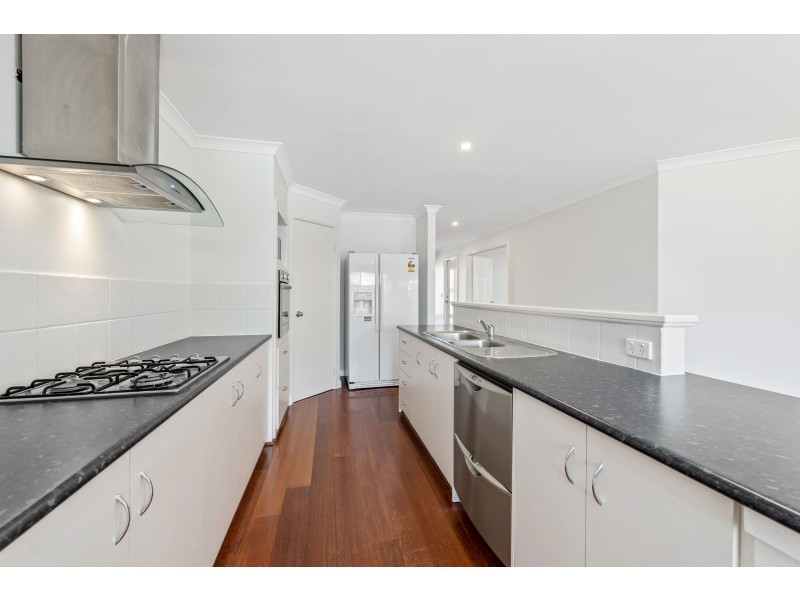 6 Indiana Way, Hocking WA 6065