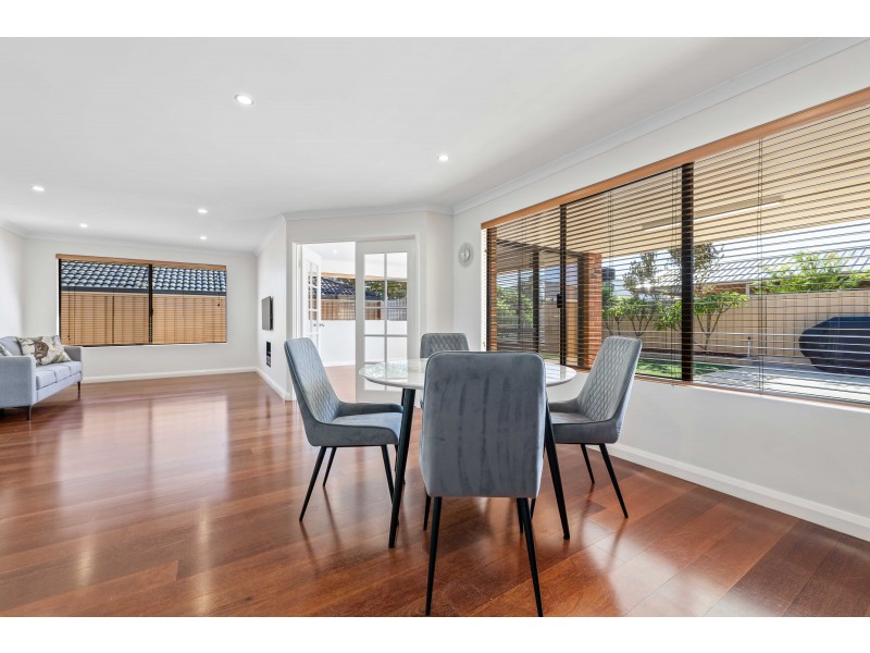 6 Indiana Way, Hocking WA 6065