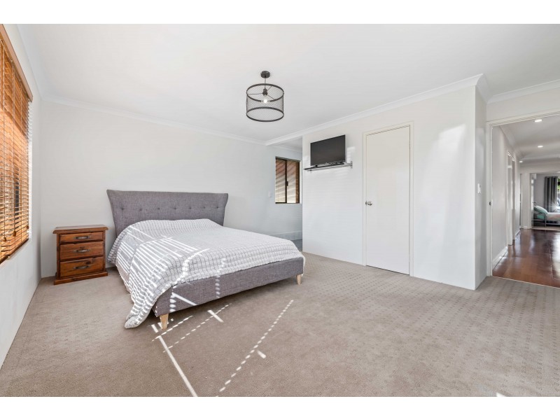 6 Indiana Way, Hocking WA 6065