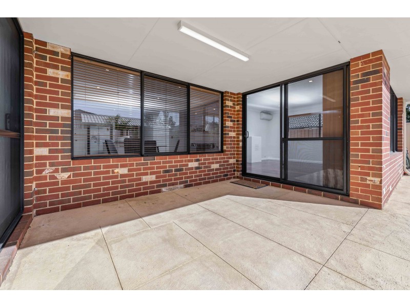 6 Indiana Way, Hocking WA 6065