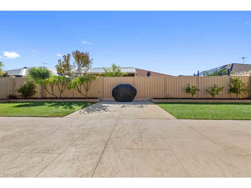 6 Indiana Way, Hocking WA 6065