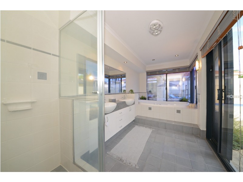 1 Bonita Way, Tapping WA 6065