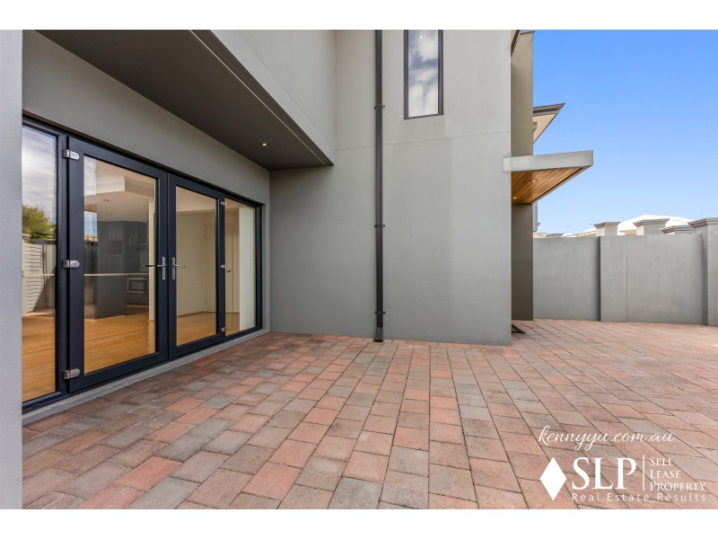 8 Belcastro Way, Madeley WA 6065