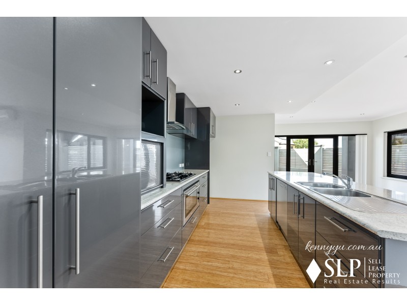 8 Belcastro Way, Madeley WA 6065