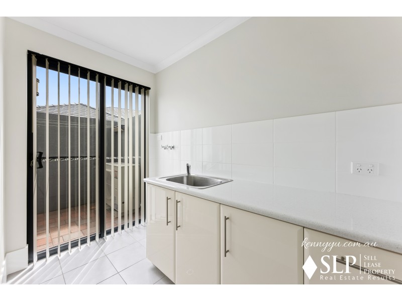 8 Belcastro Way, Madeley WA 6065