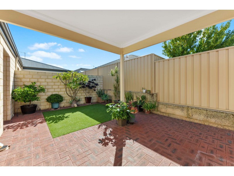 56B Moscow Retreat, Hocking WA 6065