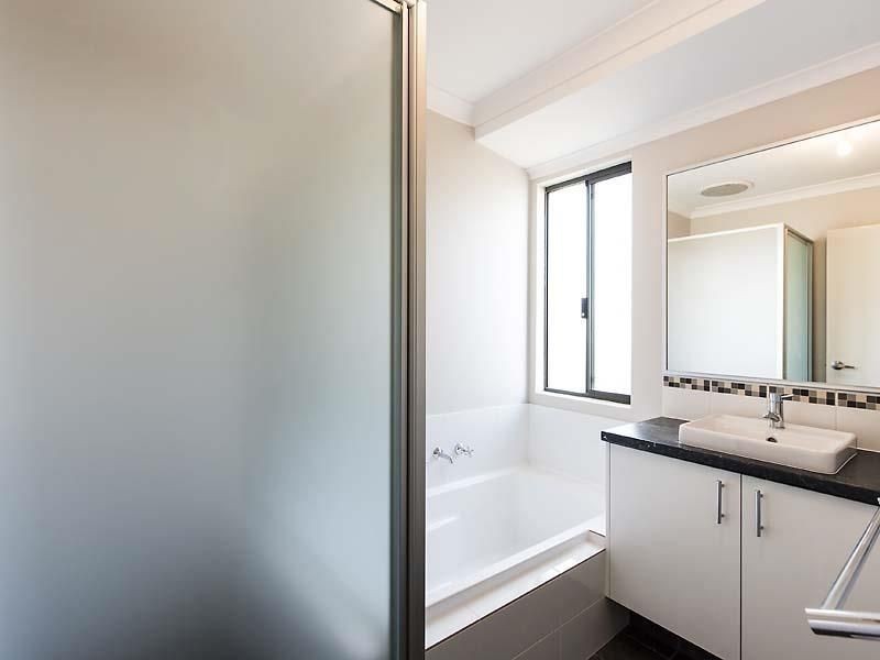 9 Gamboge Avenue, Karnup WA 6176