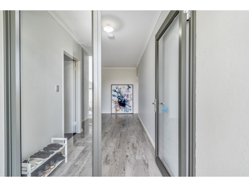 8 Waterview Way, Singleton WA 6175