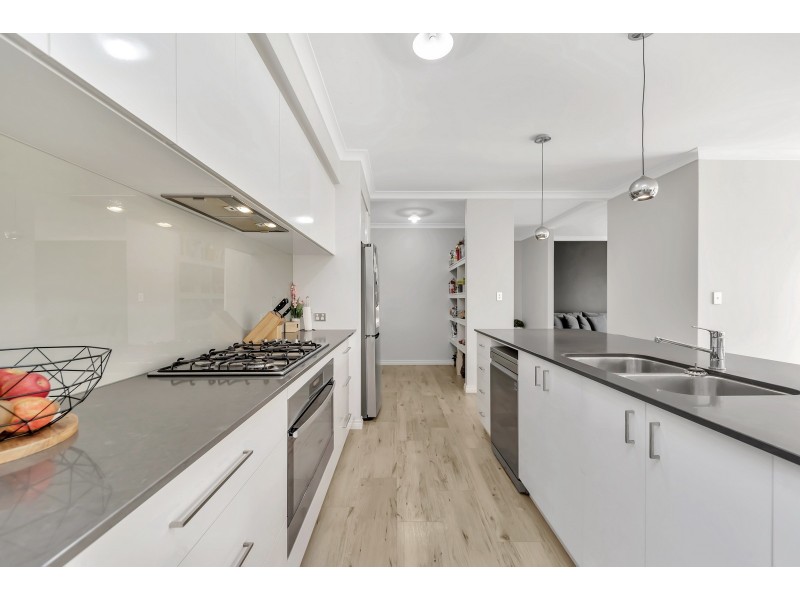 8 Waterview Way, Singleton WA 6175