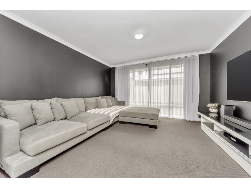 8 Waterview Way, Singleton WA 6175