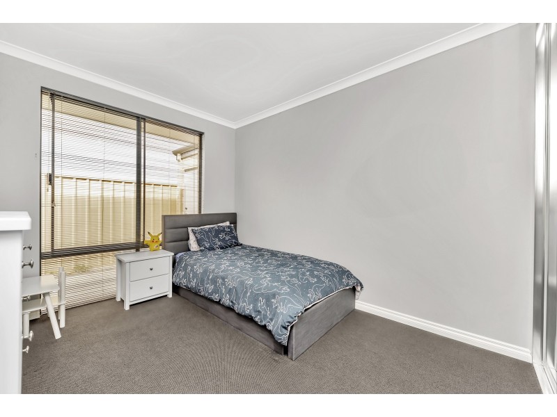 8 Waterview Way, Singleton WA 6175