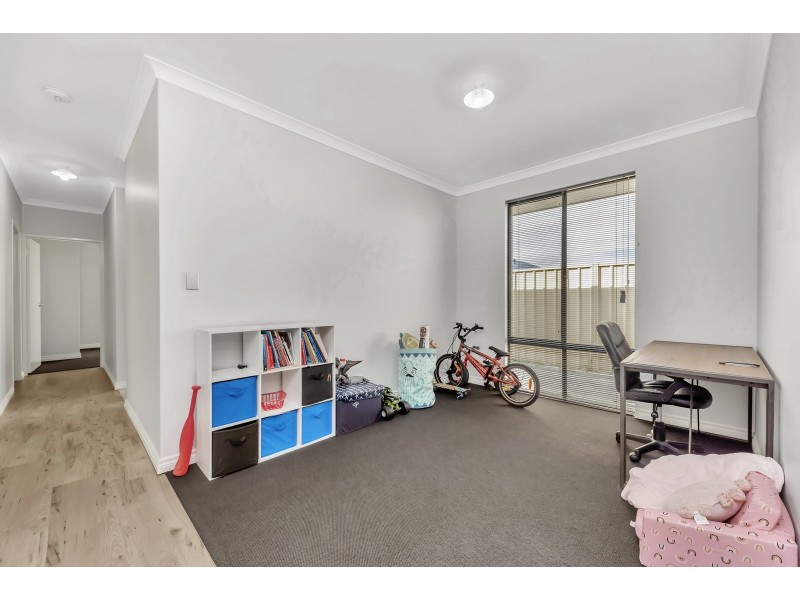 8 Waterview Way, Singleton WA 6175
