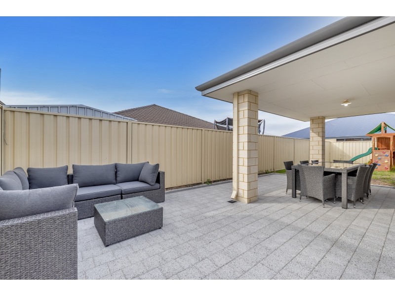 8 Waterview Way, Singleton WA 6175
