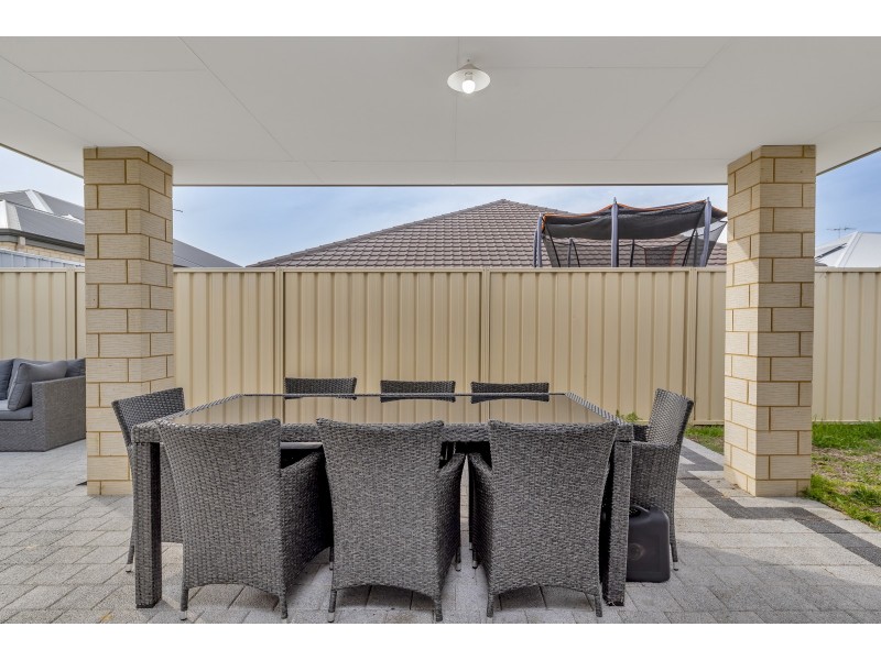 8 Waterview Way, Singleton WA 6175