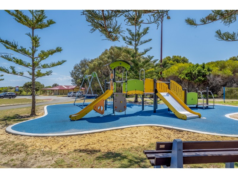 8 Waterview Way, Singleton WA 6175