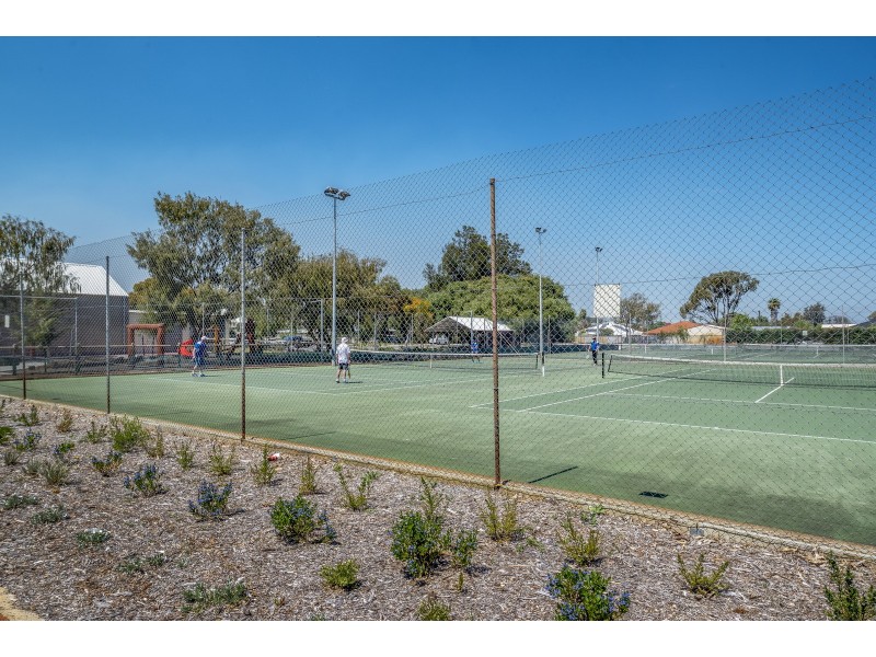 8 Waterview Way, Singleton WA 6175