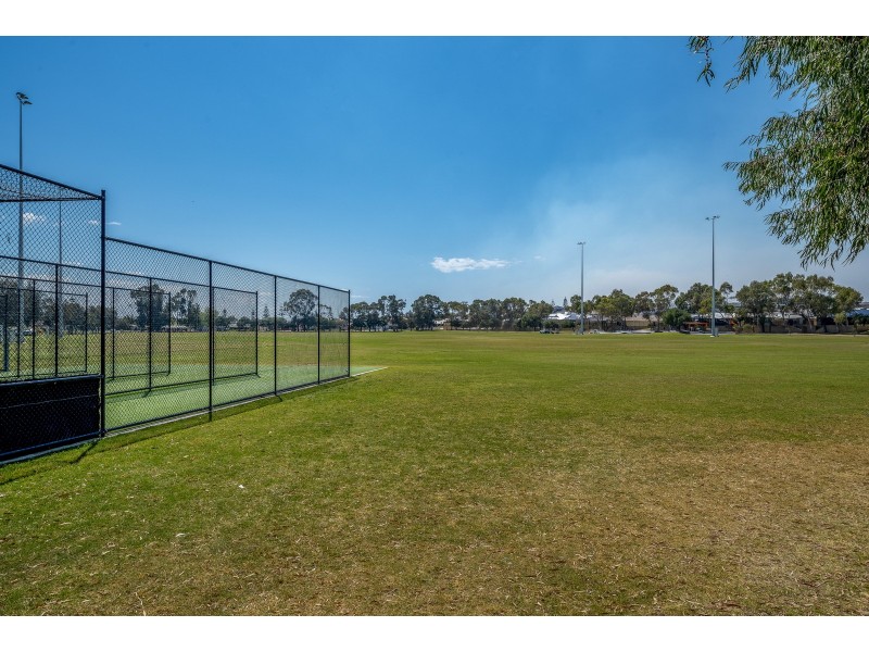 8 Waterview Way, Singleton WA 6175