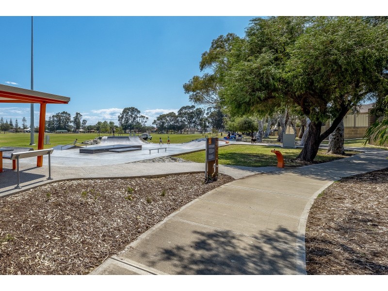 8 Waterview Way, Singleton WA 6175