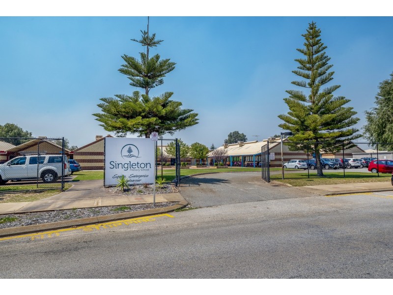 8 Waterview Way, Singleton WA 6175