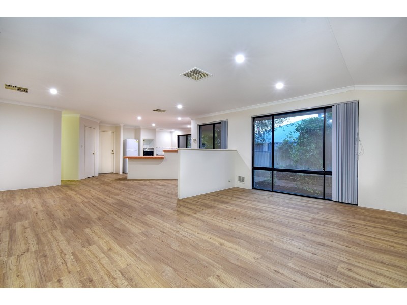 23 Denfield Rise, Carramar WA 6031