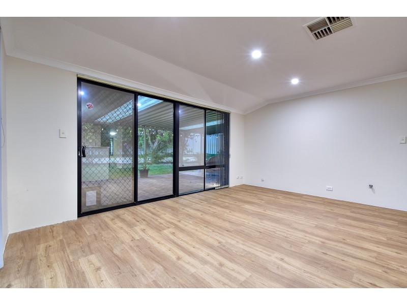 23 Denfield Rise, Carramar WA 6031