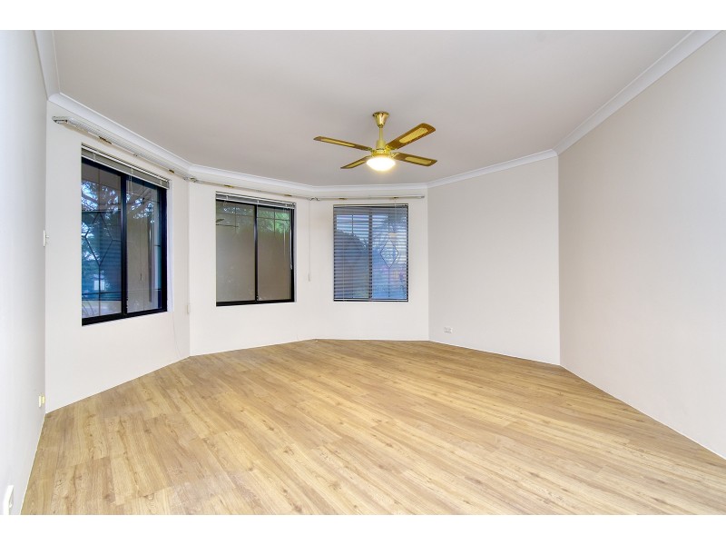 23 Denfield Rise, Carramar WA 6031