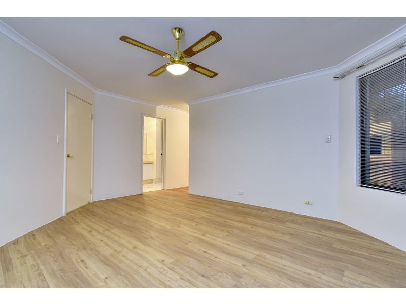 23 Denfield Rise, Carramar WA 6031