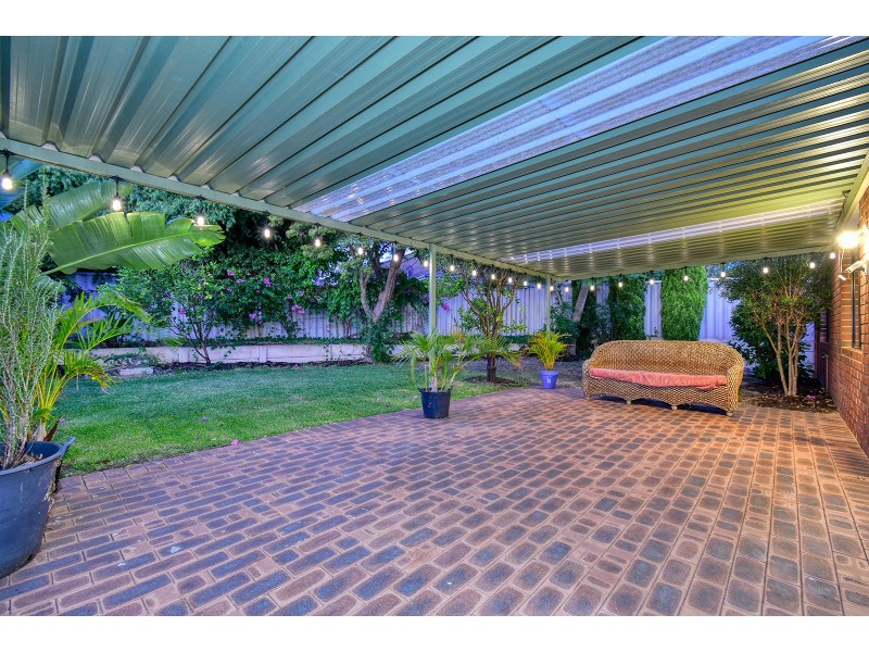 23 Denfield Rise, Carramar WA 6031