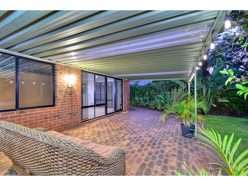 23 Denfield Rise, Carramar WA 6031