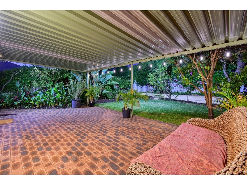 23 Denfield Rise, Carramar WA 6031