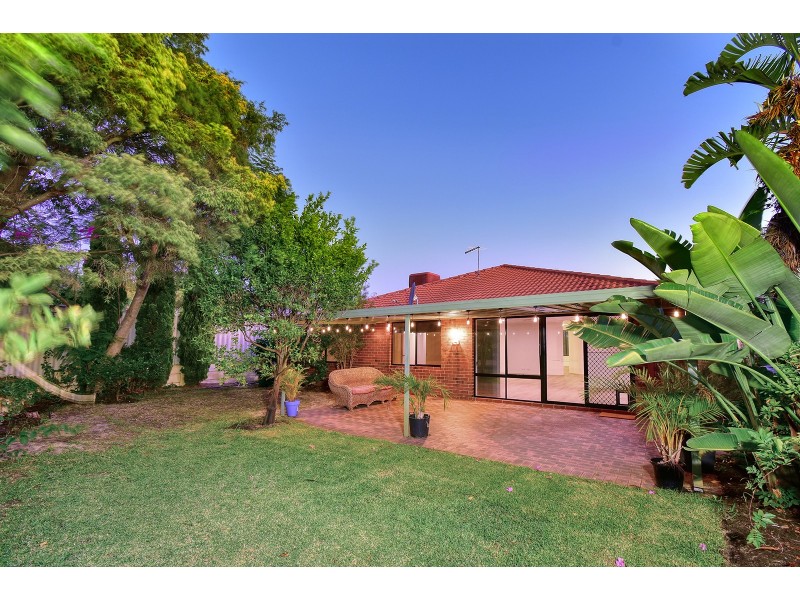 23 Denfield Rise, Carramar WA 6031