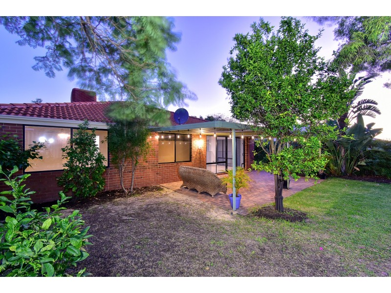 23 Denfield Rise, Carramar WA 6031