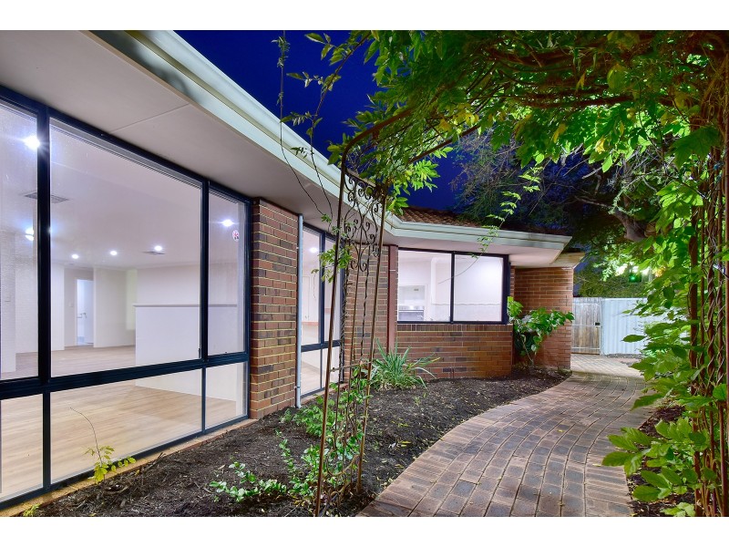 23 Denfield Rise, Carramar WA 6031