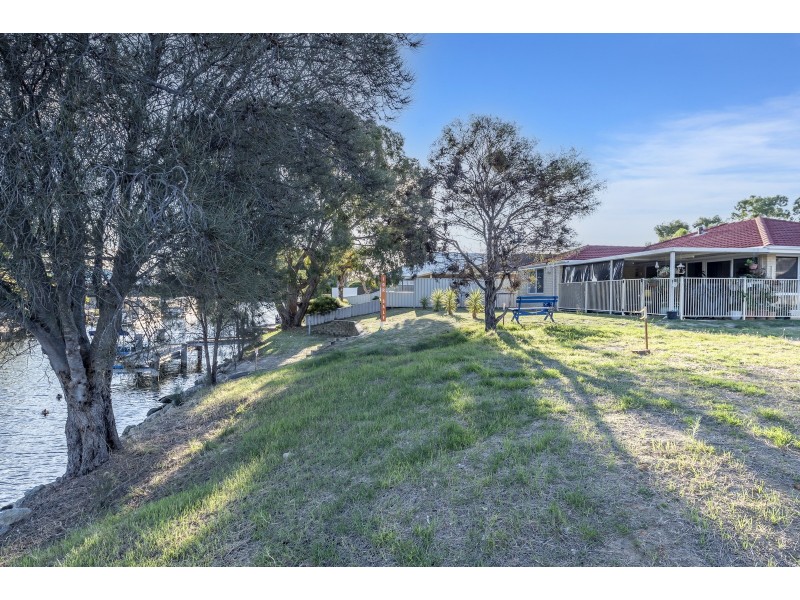 32 Willow Gardens, South Yunderup WA 6208