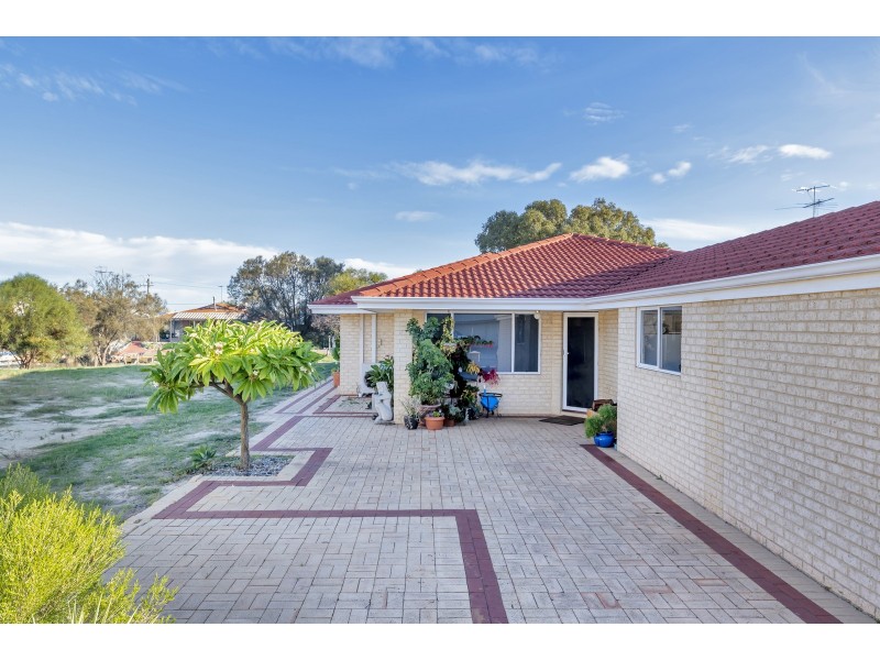 32 Willow Gardens, South Yunderup WA 6208