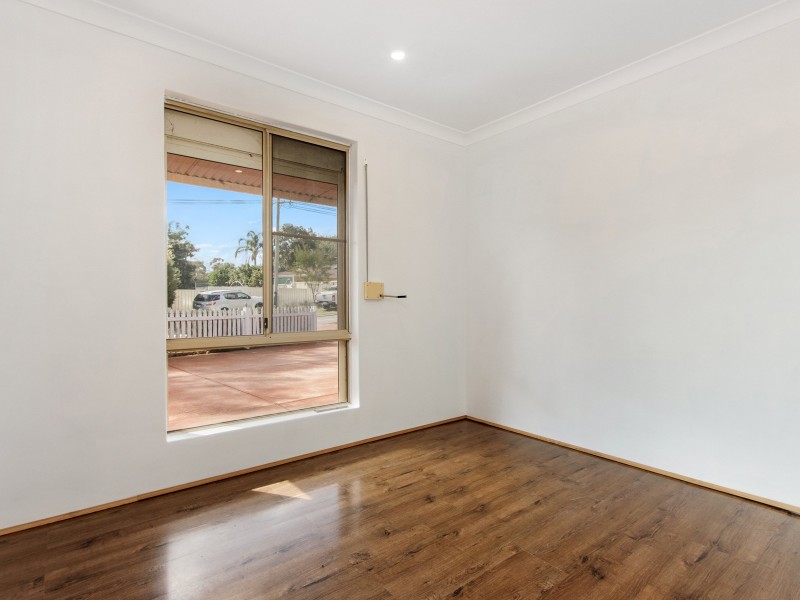 2 Cobine Rise, Parmelia WA 6167